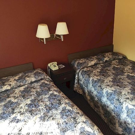 Super 7 Inn Литъл Рок Екстериор снимка